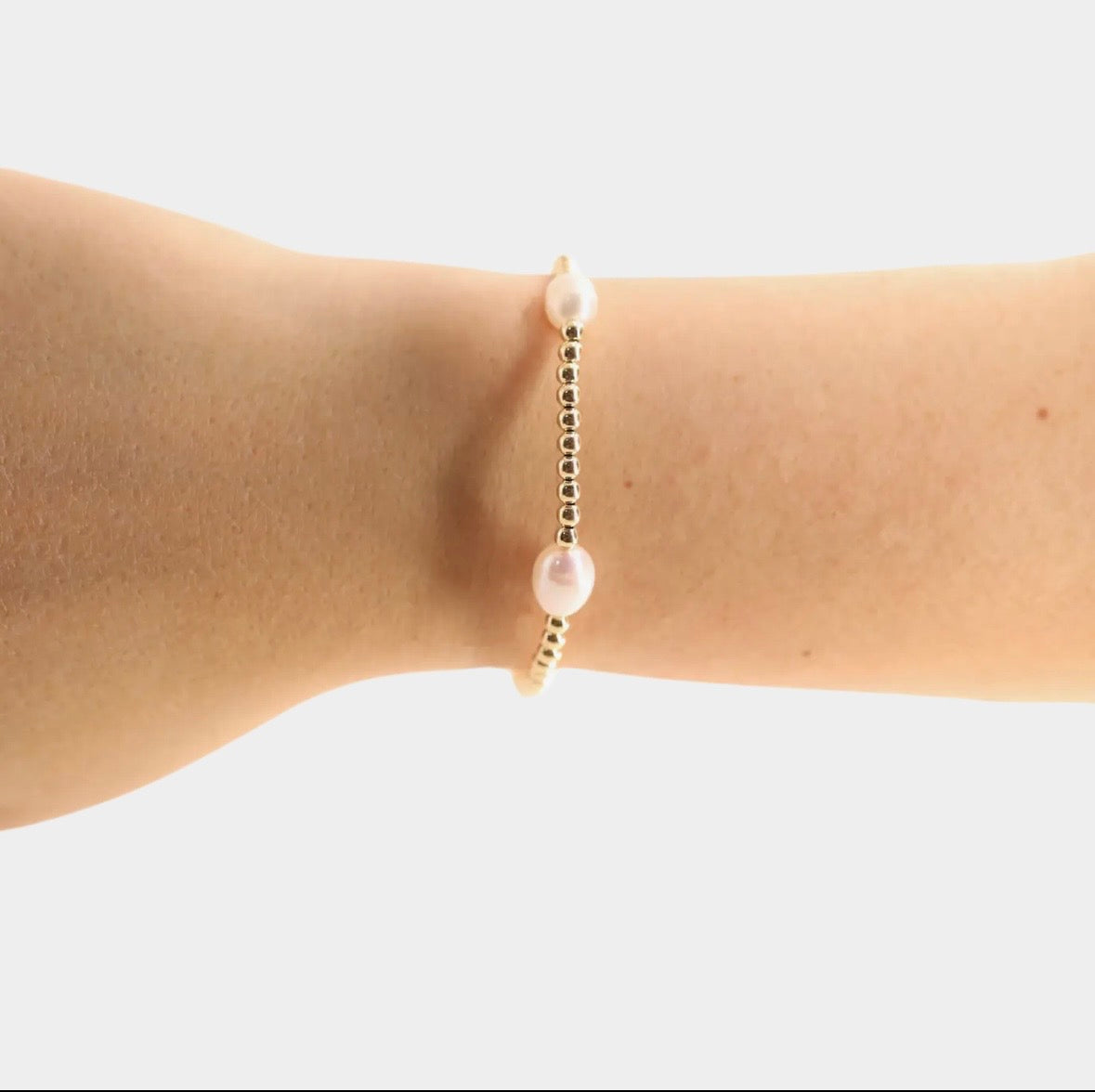 Beaded Blondes-Pearl Poppi Gold Bracelet