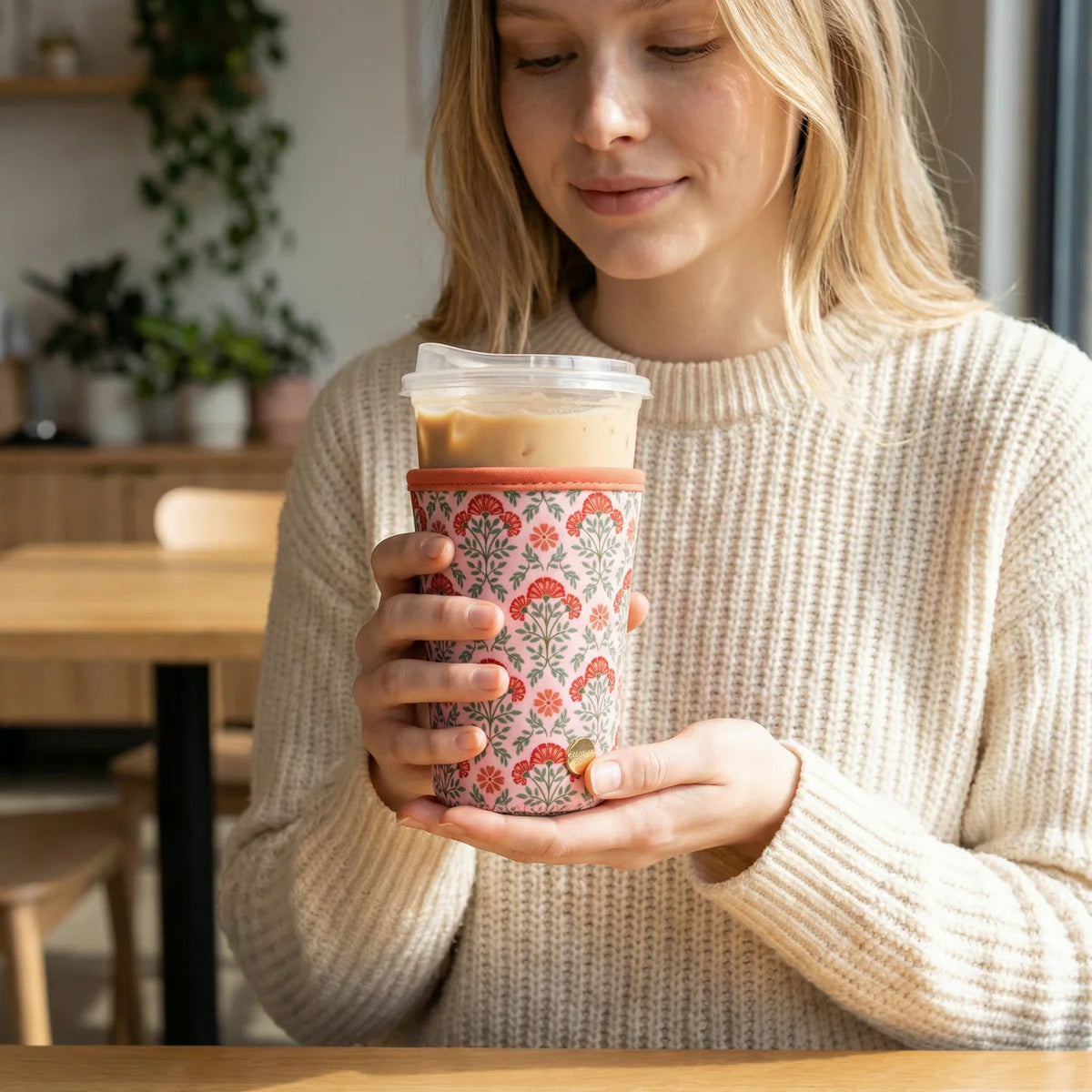 The Darling Effect-Sip Savvy Drink Sleeve