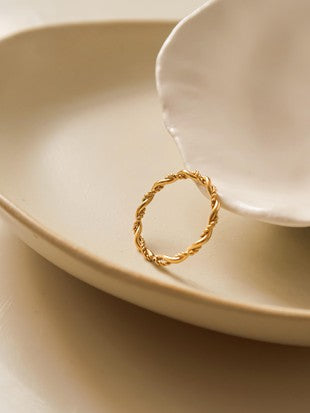 Dainty Braid Ring