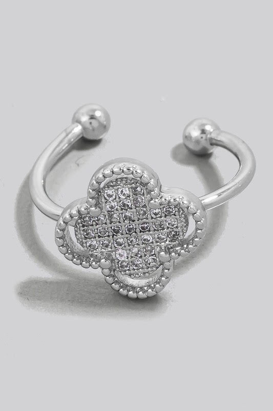 Delicate Clover Ring