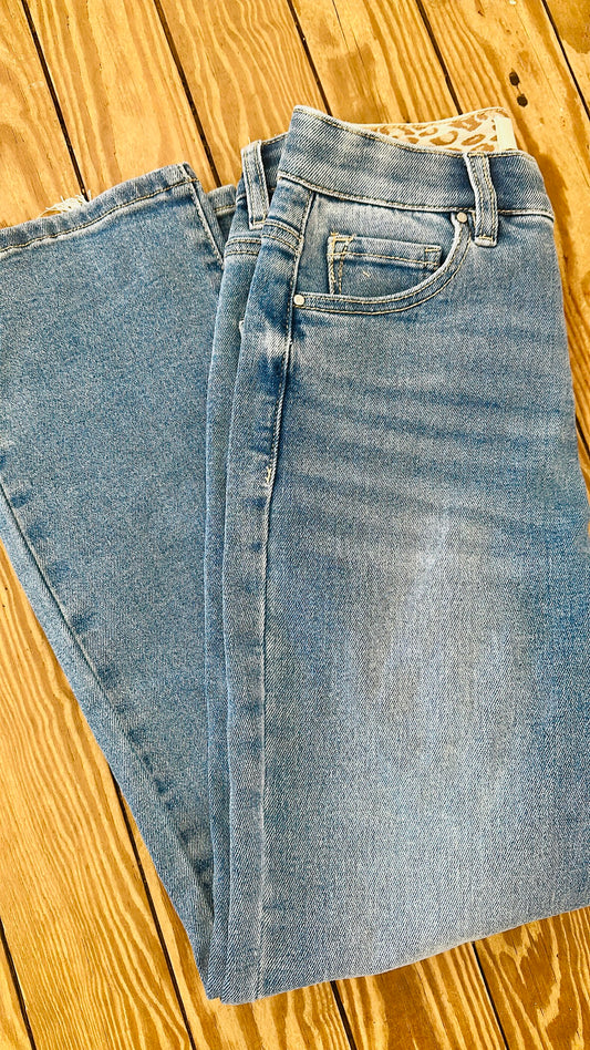 Risen High Rise-Crop Straight Jeans