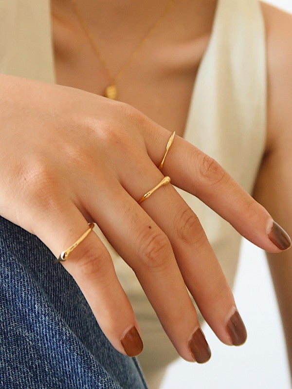 Villa Thin Band Ring