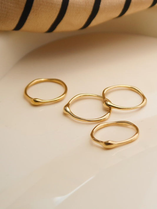 Villa Thin Band Ring