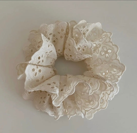 Lace Hallow Hair Tie