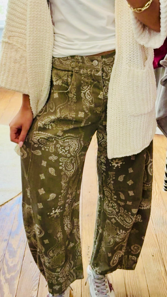 Bandanna Mineral Wash Barrel Jeans