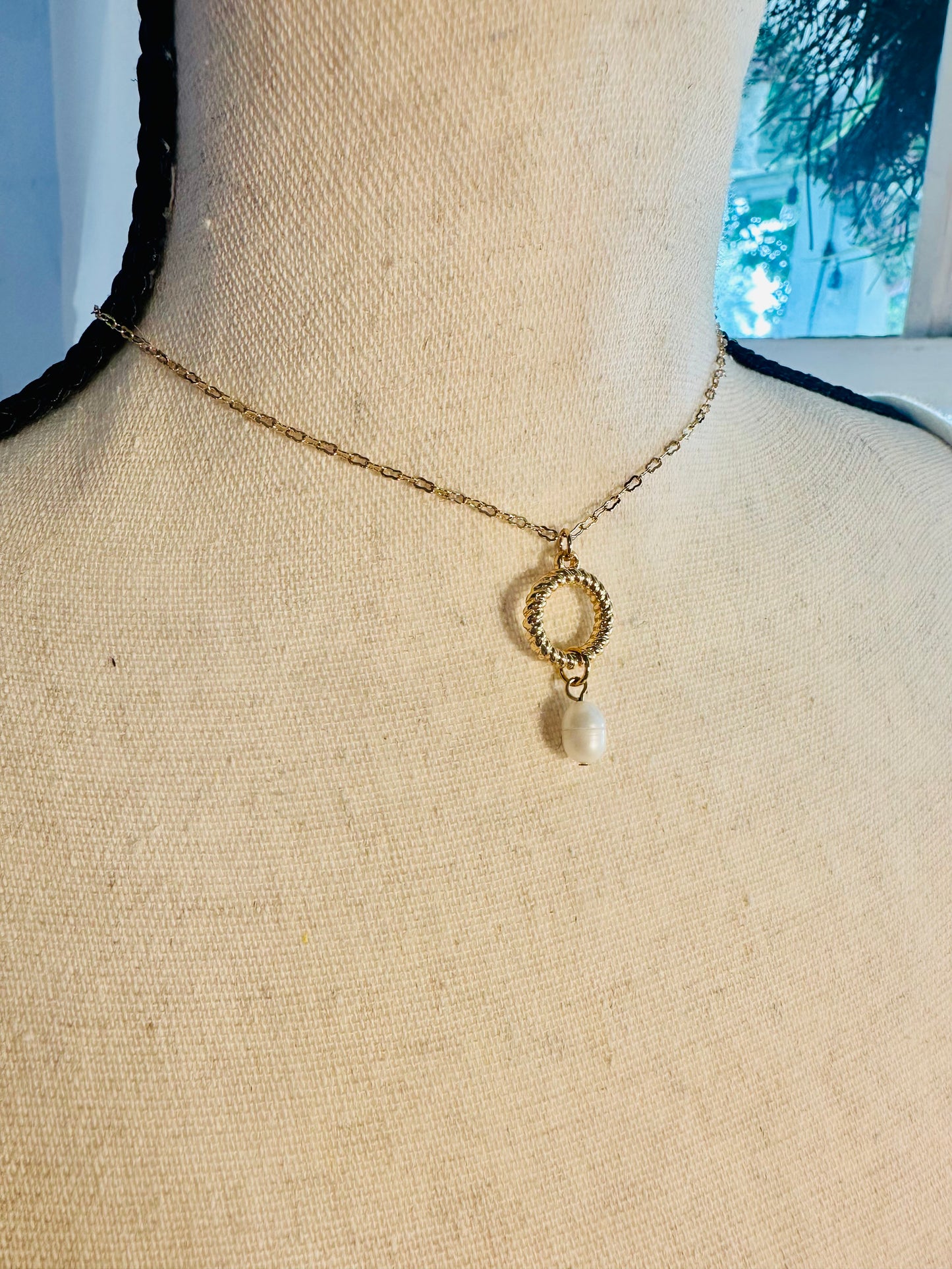 Dripping Pearl Necklace