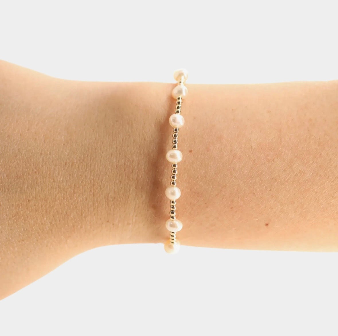 Beaded Blondes- Gold Lolo Pearl Bracelet