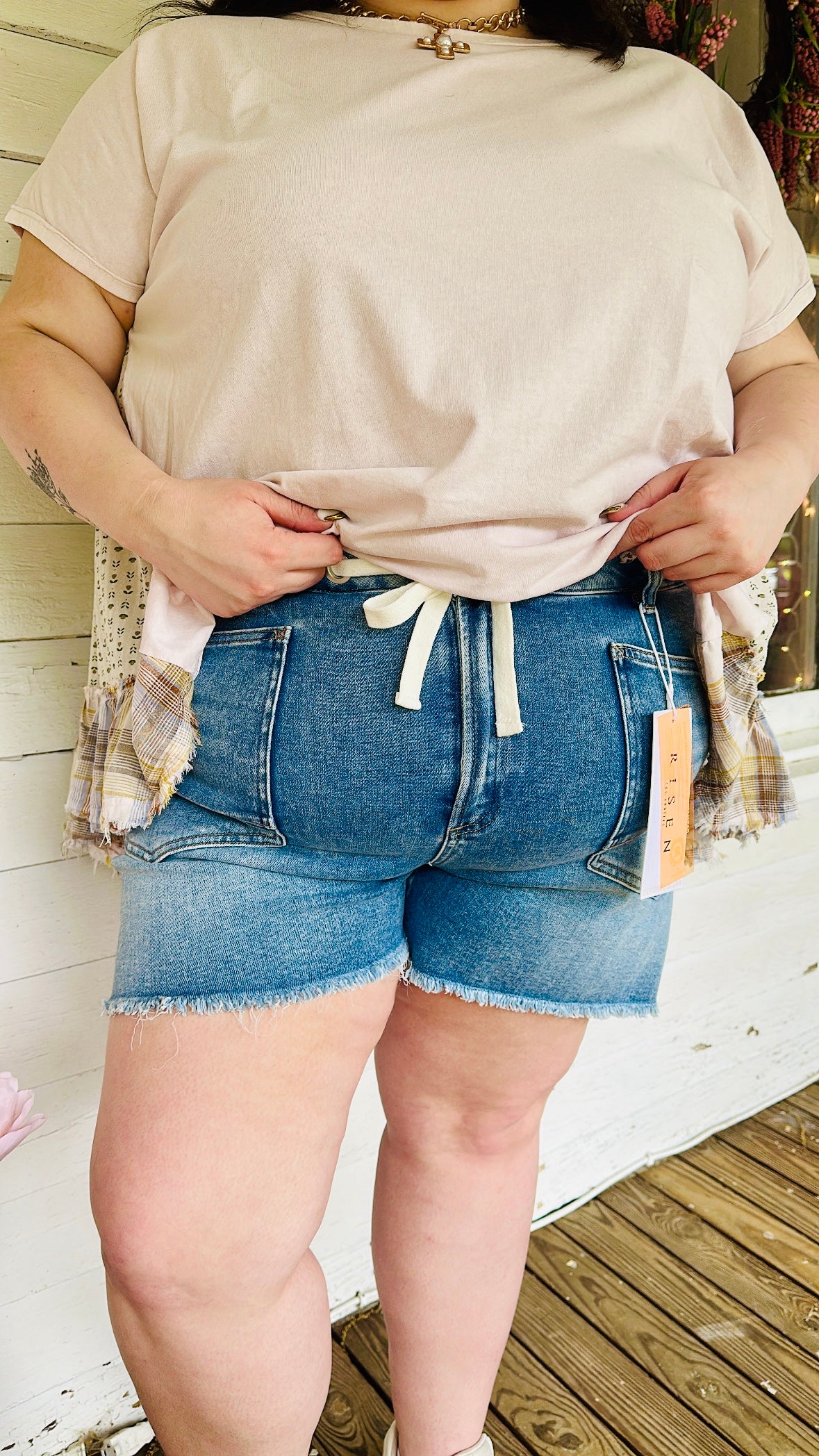 Risen-Slouchy Eyelet String Detail Shorts