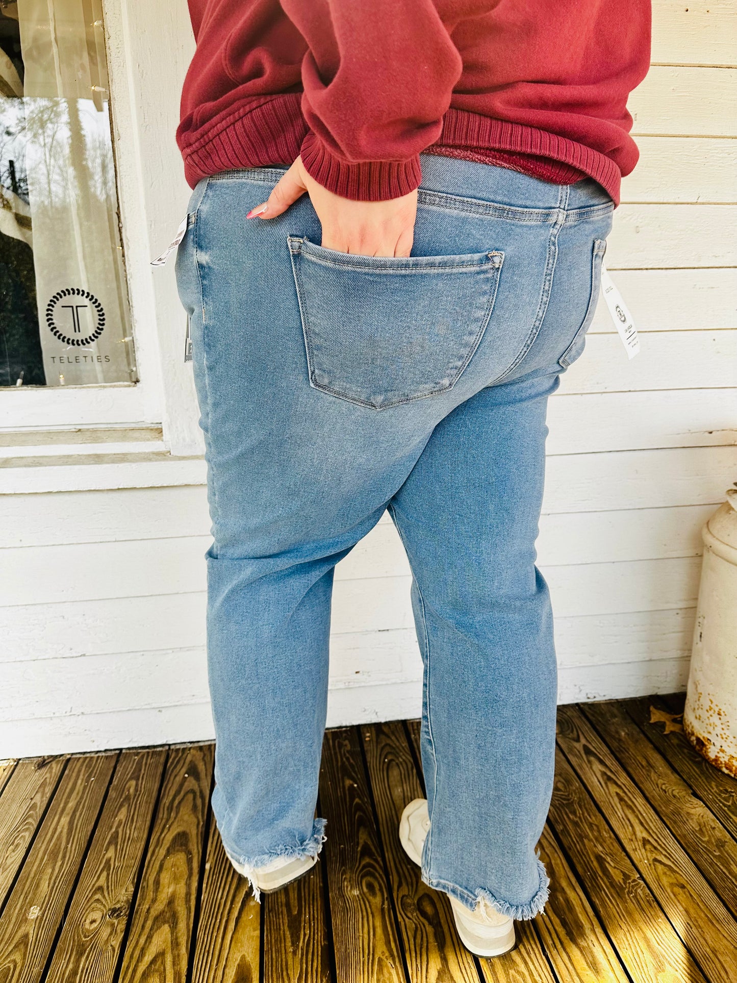 Risen High Rise-Crop Straight Jeans