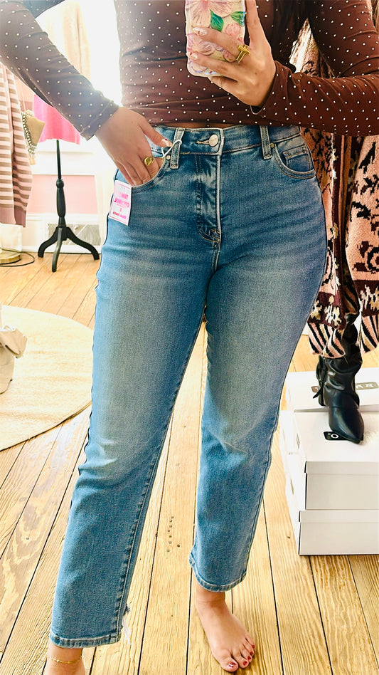 Risen High Rise-Crop Straight Jeans