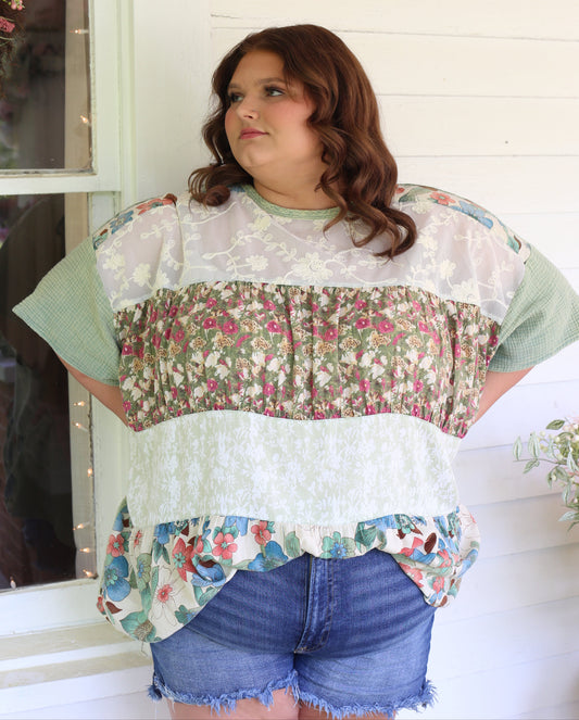 PLUS-Floral Four Pattern Top